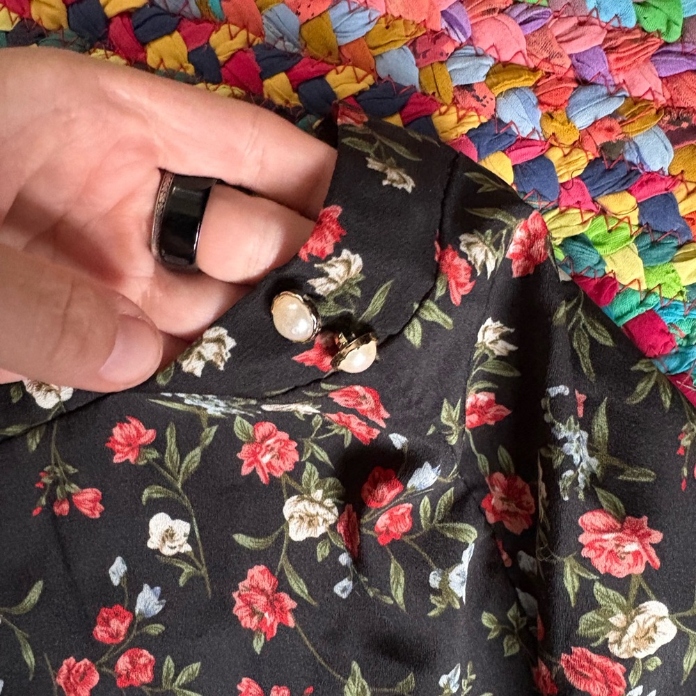 WHIMSICAL FLORAL SLITTED MIDI SKIRT - Picture 4 of 7